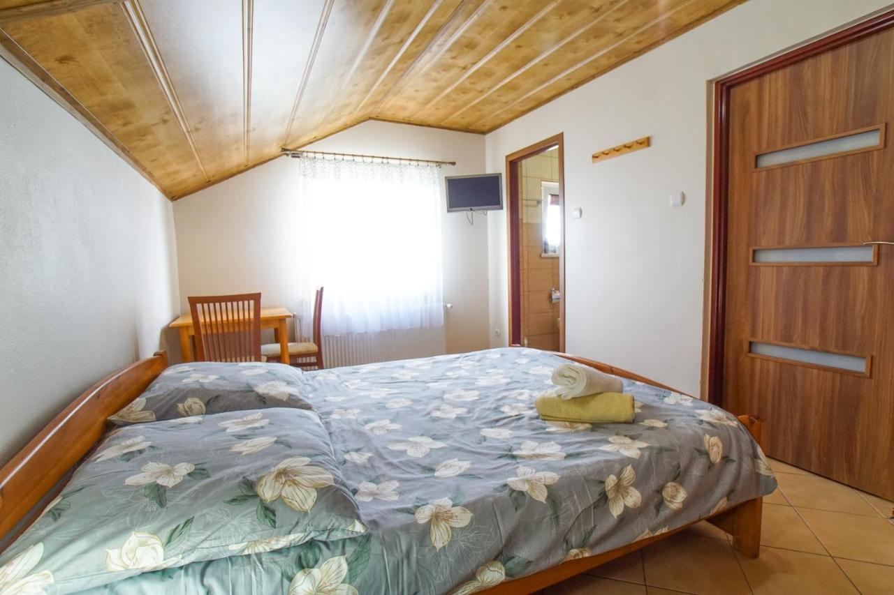 Wichrowe Wzgorze Guest House Krajno Pierwsze Exterior foto