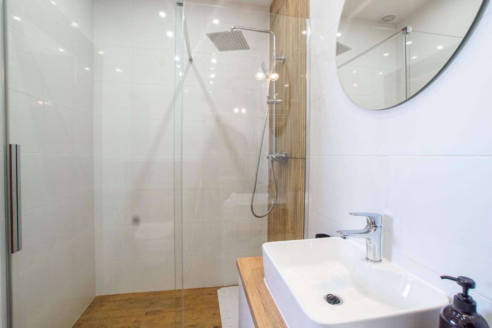 Wichrowe Wzgorze Guest House Krajno Pierwsze Exterior foto